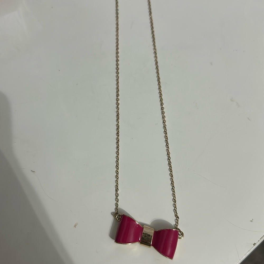 Adorable bow necklace